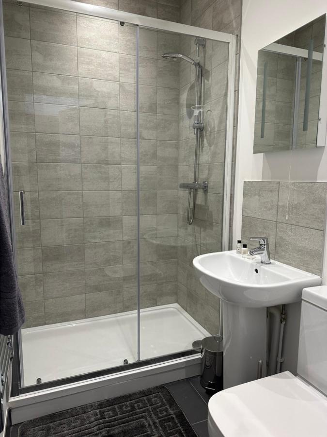 Sleek & Stylish Apartment By Dh Aparthotels Peterborough Luaran gambar