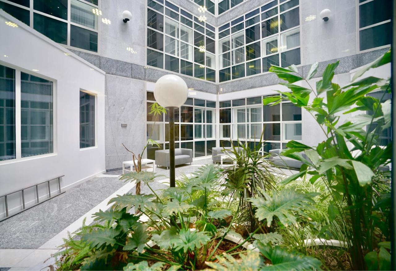 Sleek & Stylish Apartment By Dh Aparthotels Peterborough Luaran gambar